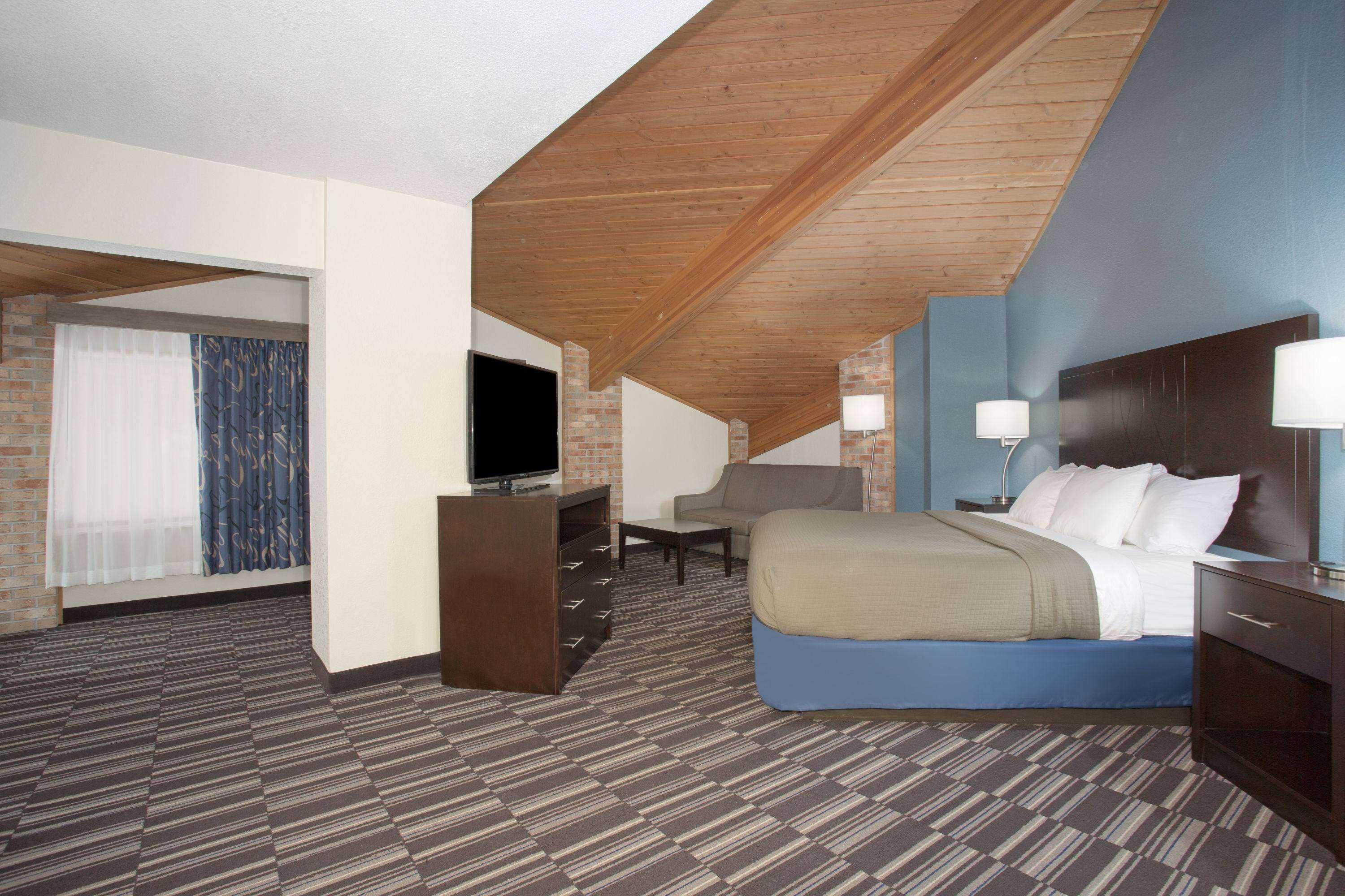 Americinn By Wyndham Mount Pleasant Экстерьер фото