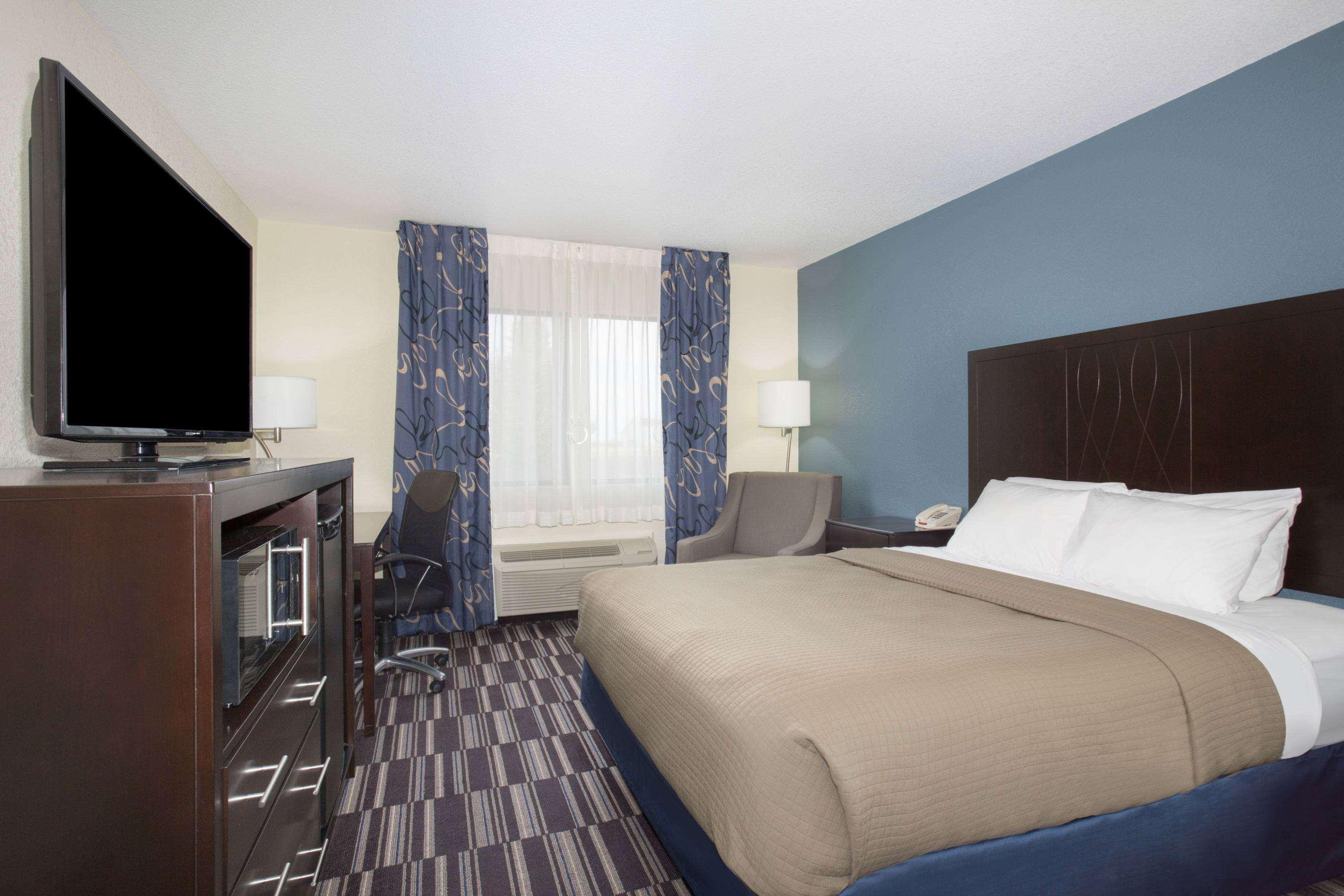 Americinn By Wyndham Mount Pleasant Экстерьер фото